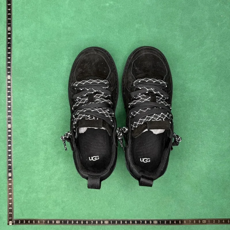 UGG Sneakers
