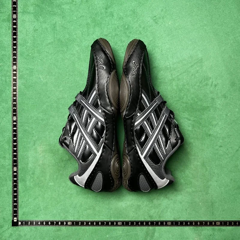 ASICS Sneakers