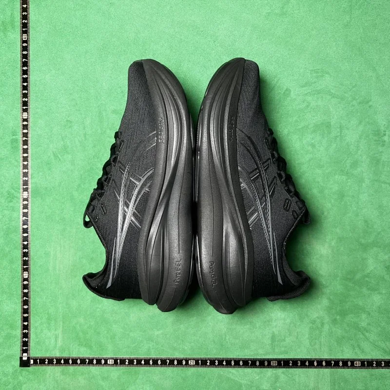 ASICS Sneakers