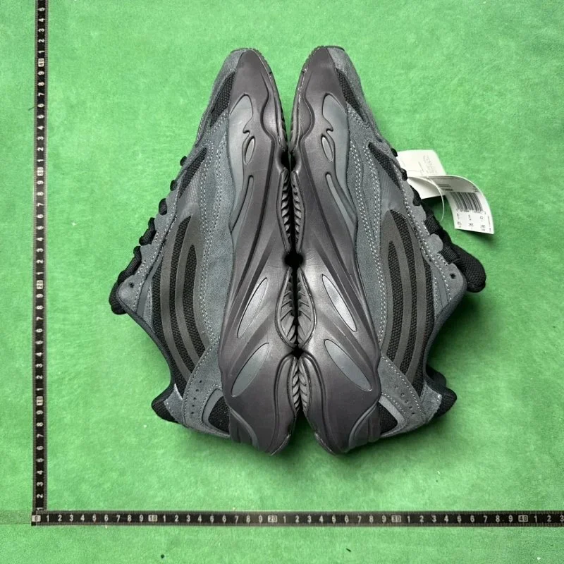 Yeezy Sneakers