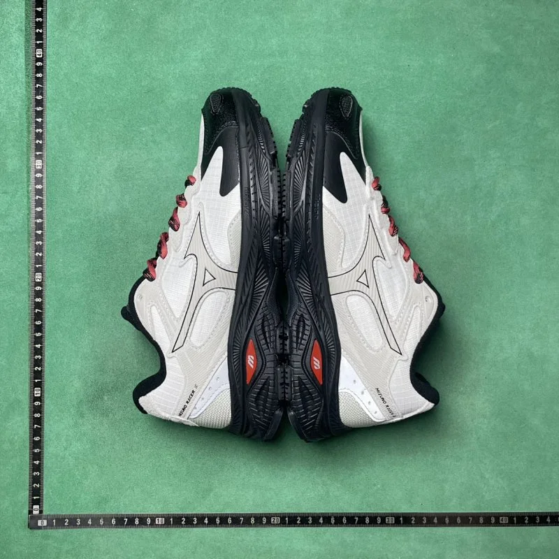 Mizuno Sneakers