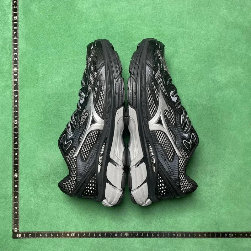 Mizuno Sneakers