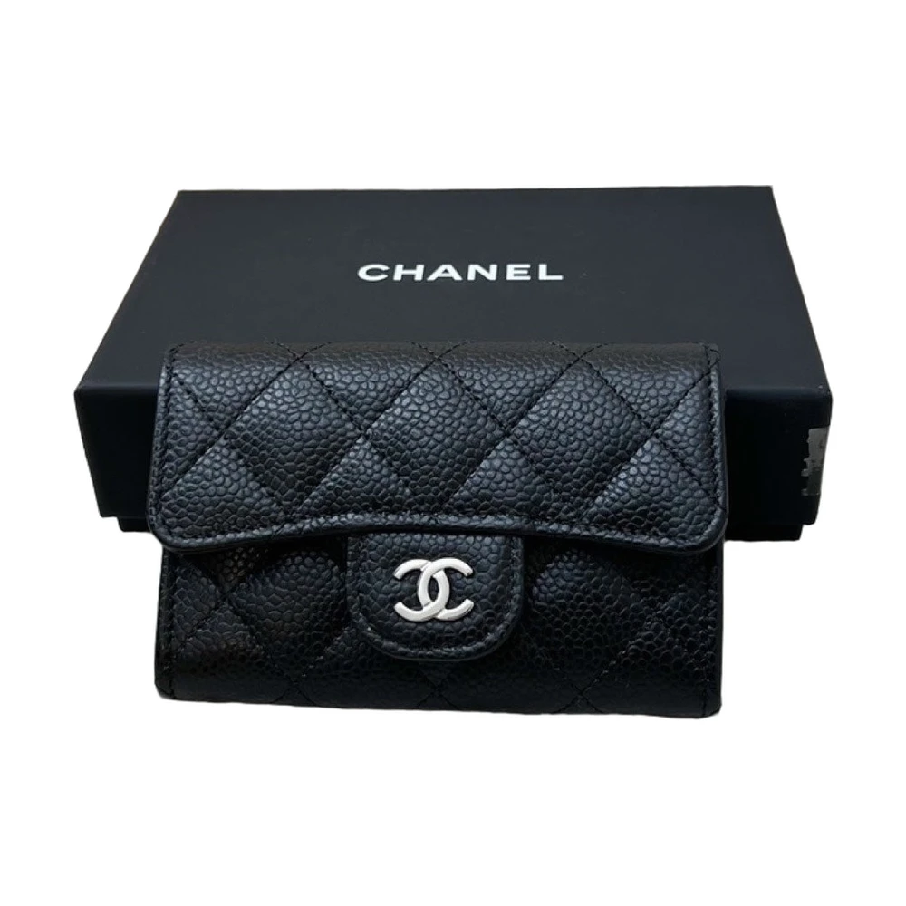 Chanel Classic Caviar Snap Card Holder