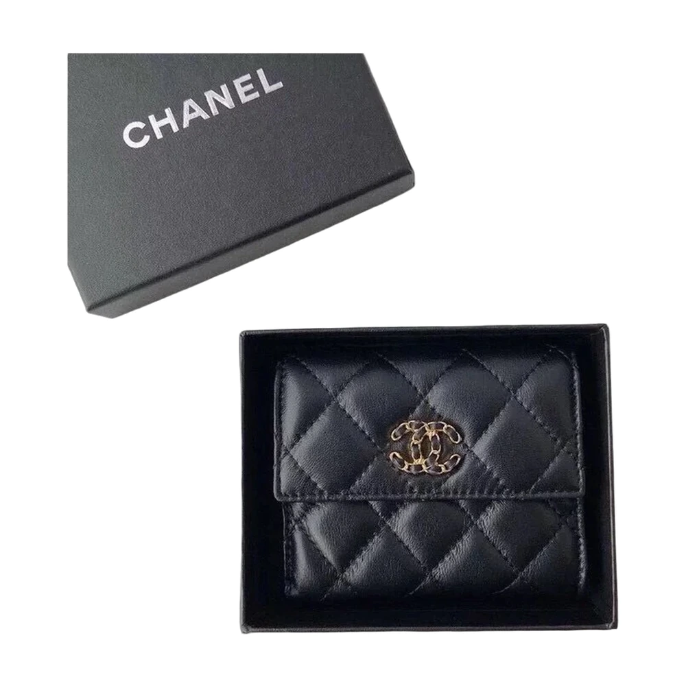 Chanel 19 Quilted Trifold Wallet Black