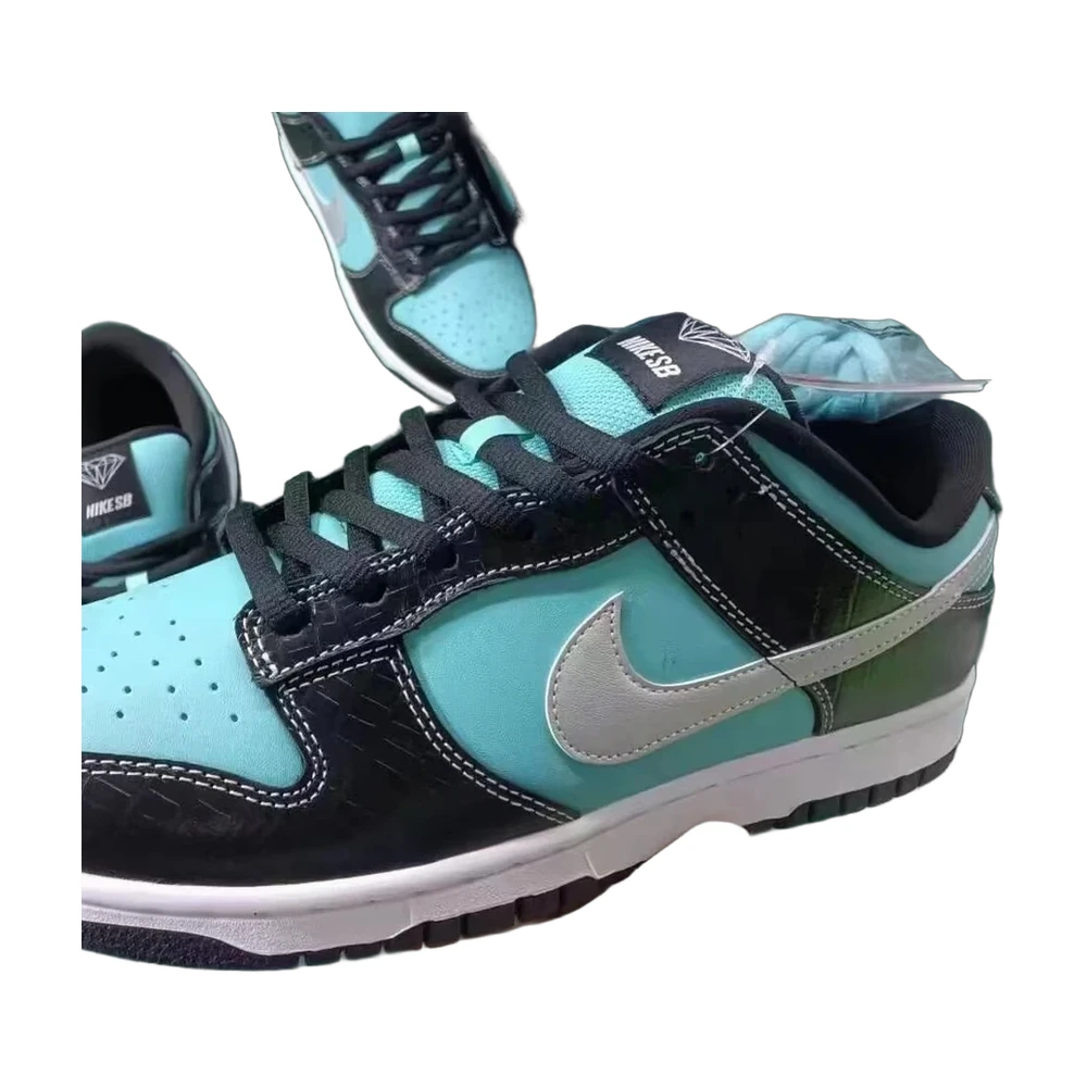 Nike SB Dunk Low Diamond Supply Co. Tiffany