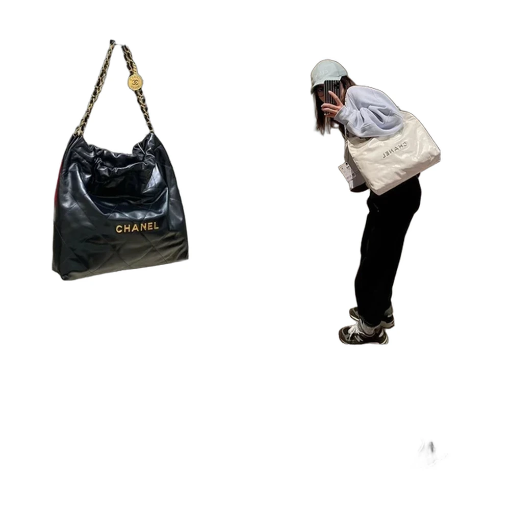 Chanel 22 Bag — Black Calfskin