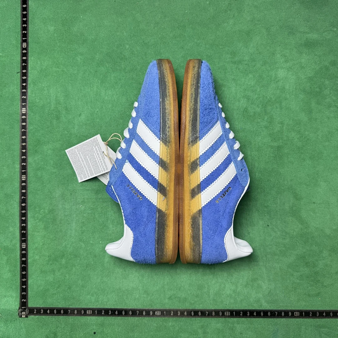 adidas Sneakers