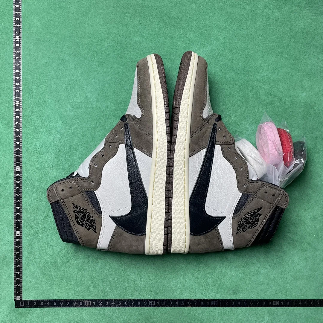 Air Jordan 1 Travis Scott