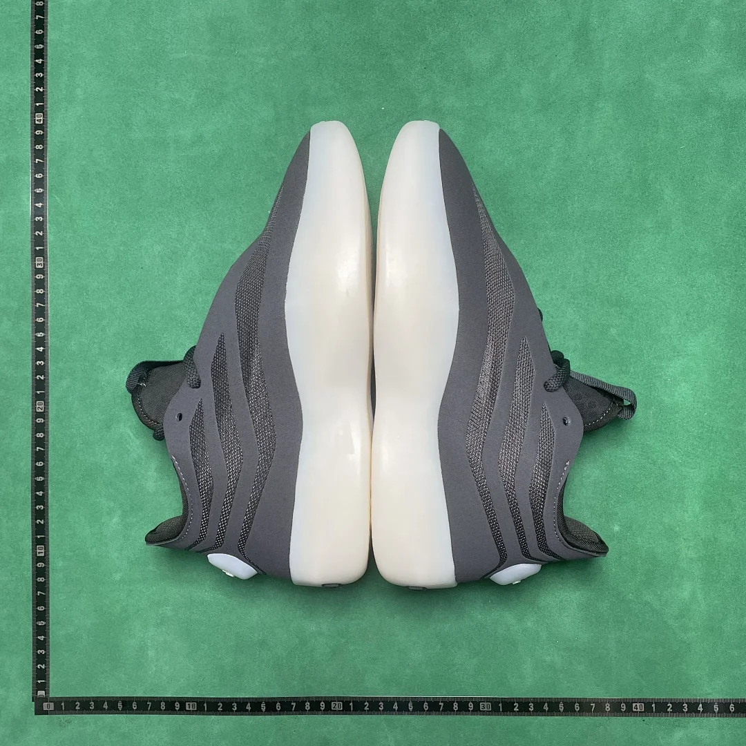 adidas Low-Top Sneaker
