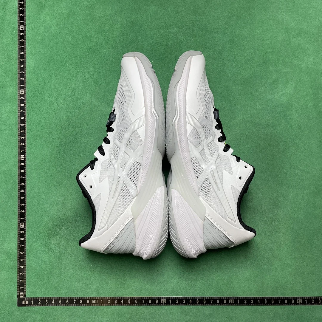 ASICS Sneakers