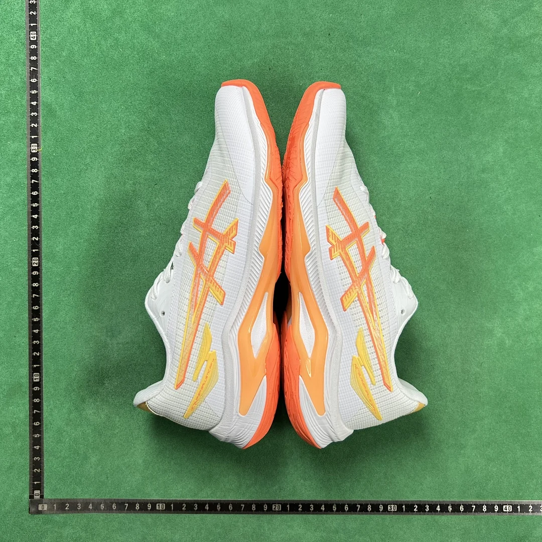ASICS Sneakers