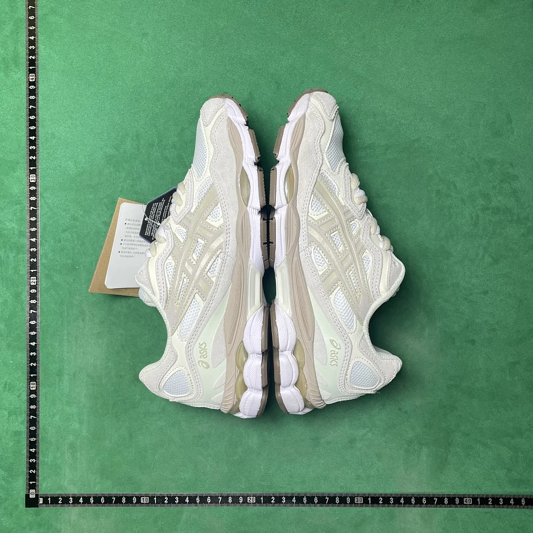 ASICS Sneakers