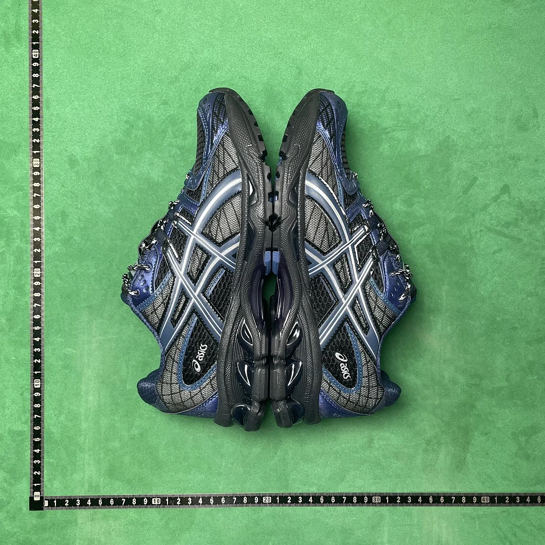 ASICS Sneakers