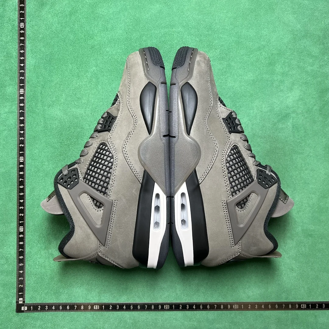 Air Jordan 4